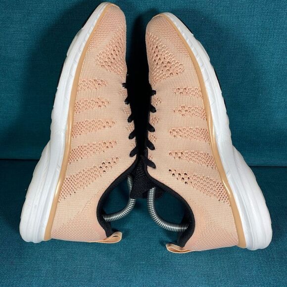 Size 10 - Women’s APL Pink Running shoes - Picture 6 of 9